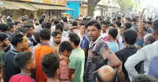 নাটোরে ট্রাকচাপায় শ্রমিক নিহত, মহাসড়ক অবরোধ